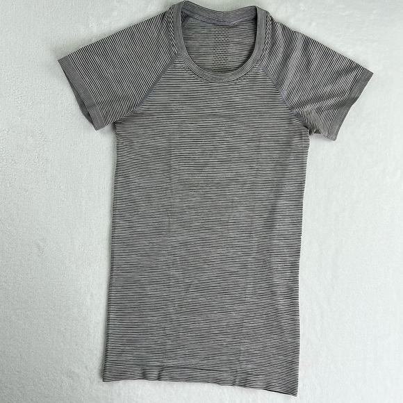 Lululemon Swifly Tech Short-Sleeve Shirt 2.0 - 2 - Picture 1 of 6